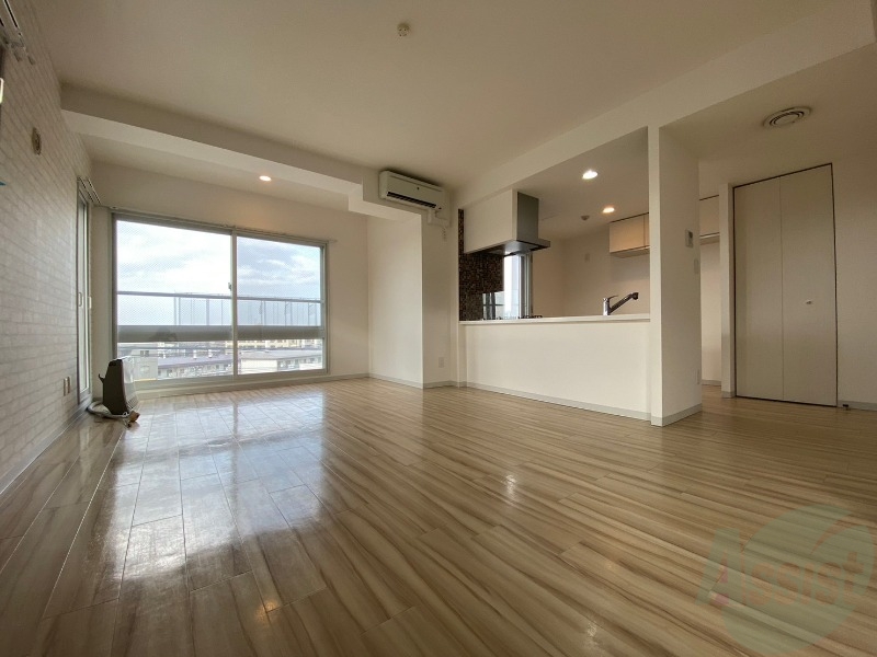 居室・リビング　広くてきれいなリビングです！快適に過ごせそうですね。