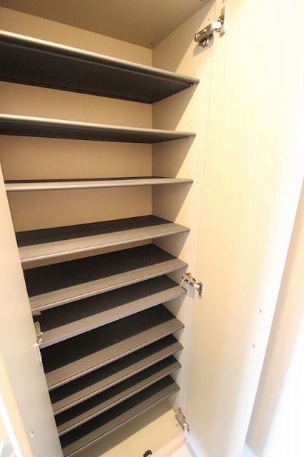 玄関　シューズボックス付き