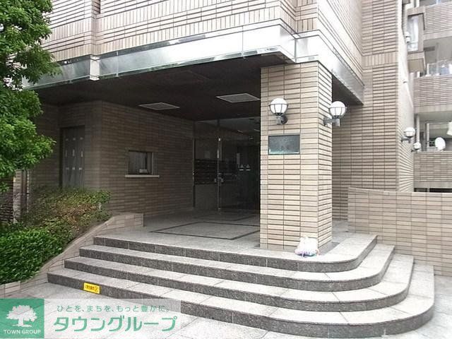 エントランス　★重厚なエントランス★