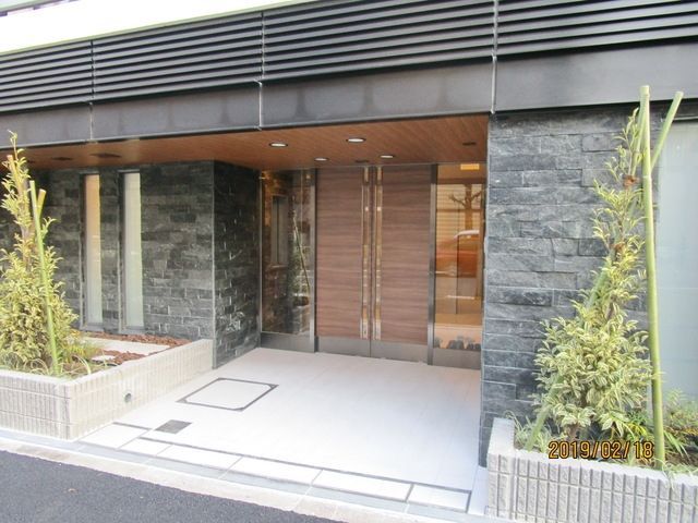 エントランス　部屋探しは株式会社　タウンハウジング　までお気軽にお問合せ…