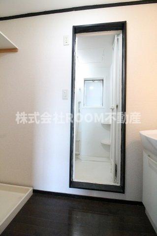 洗面設備　コンパクトで使いやすい洗面所