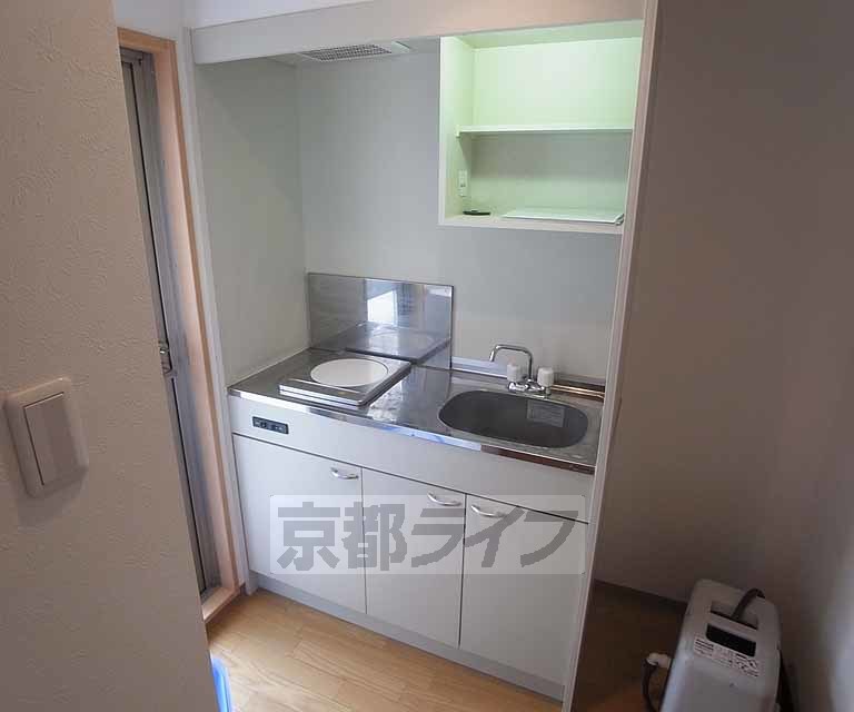 キッチン　１口ＩＨコンロつきです。