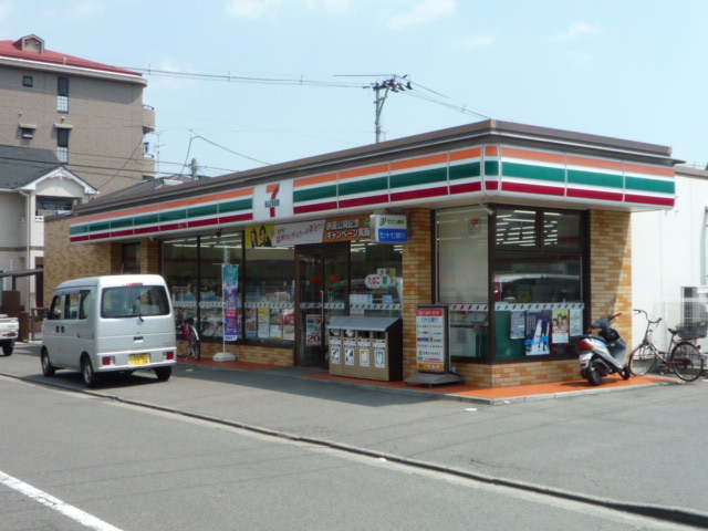 コンビニ　セブンイレブン仙台新田一丁目店（コンビニ）まで400m