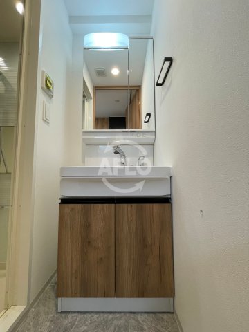 洗面設備　レジュールアッシュ谷町六丁目　洗面所