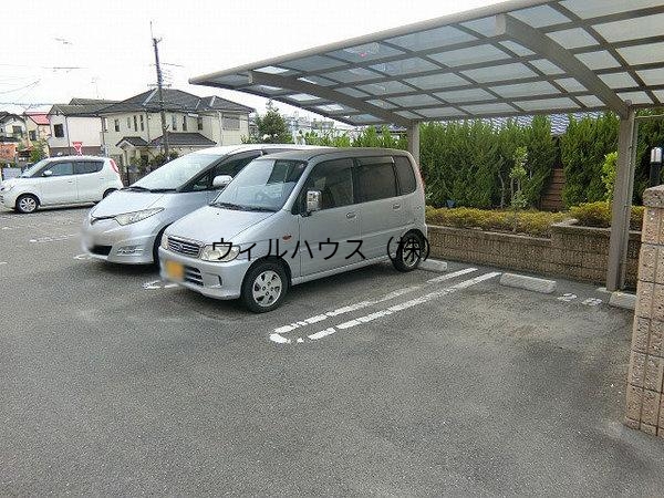 駐車場　敷地内駐車場！