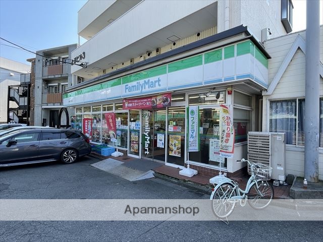 コンビニ　ファミリーマート（コンビニ）まで39m
