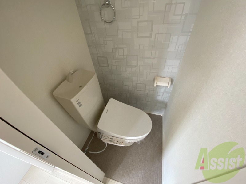 トイレ　温水洗浄付きのトイレになります。快適でいいですね。
