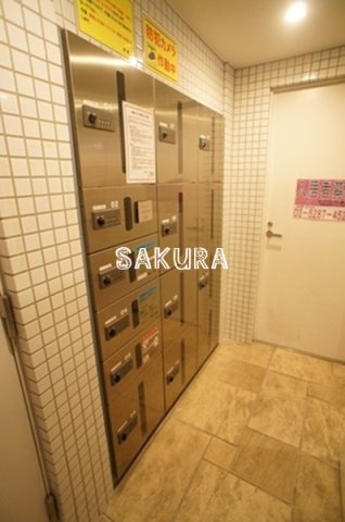 その他共有部分　外出の多い方でも安心の宅配ボックス付き♪