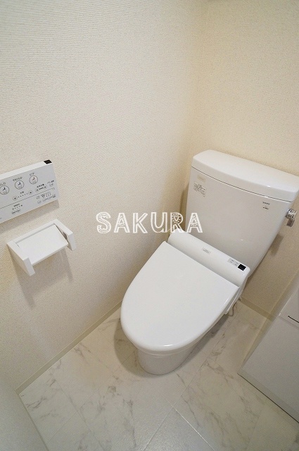 トイレ　嬉しい温水洗浄便座♪