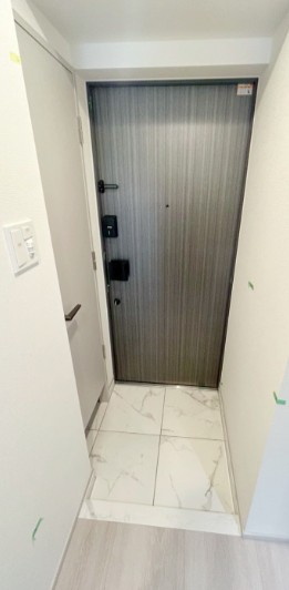 玄関　※別部屋参考写真