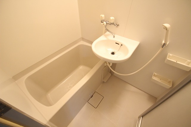 洗面設備　同物件別号室の写真です。