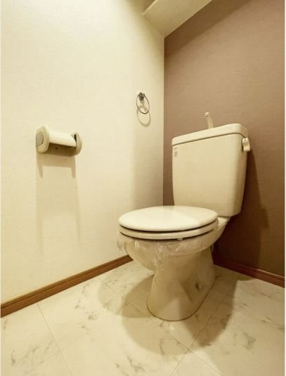 トイレ　写真は別のお部屋のものになります。