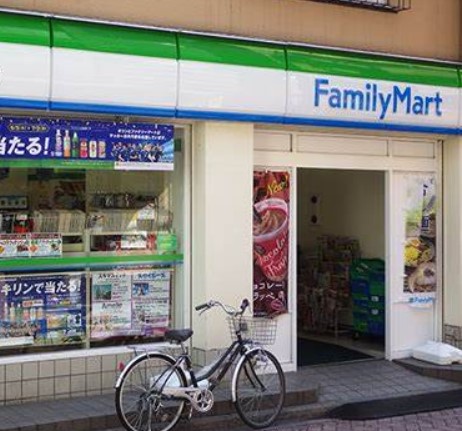 コンビニ　ファミリーマート 高円寺中通店（コンビニ）まで102m