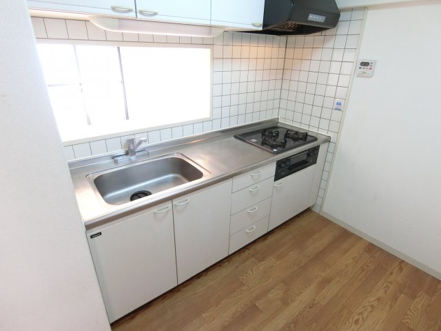 キッチン　同物件別部屋イメージ写真