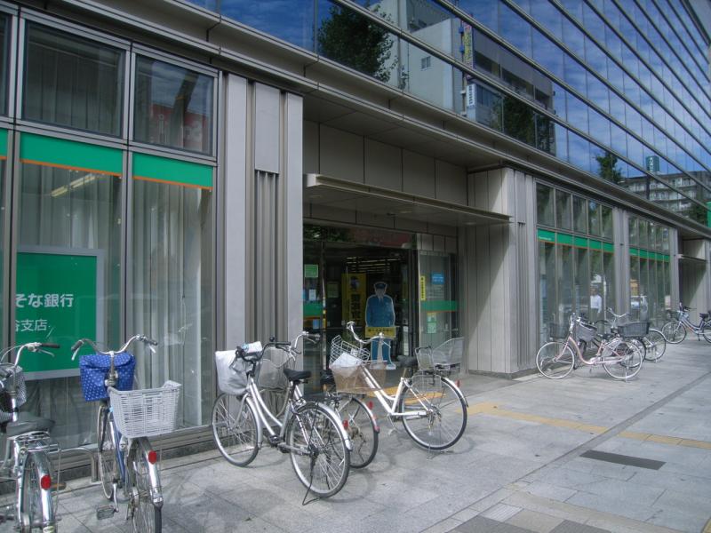 銀行　埼玉りそな銀行 南越谷支店（銀行）まで763m