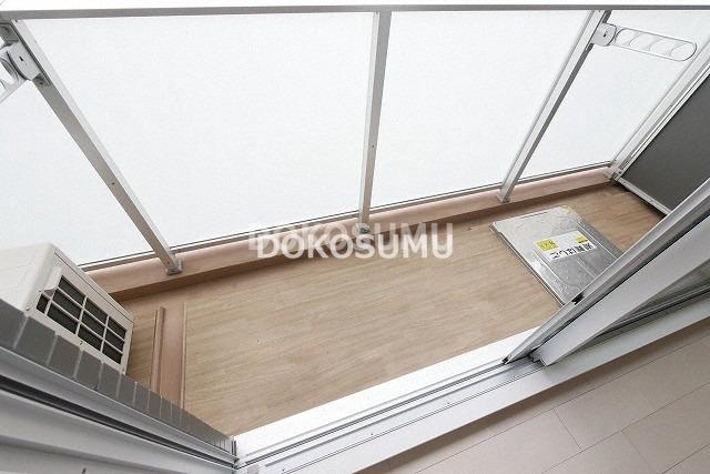 バルコニー　心地よい風と光を感じる、暮らしの楽しみが広がる場所。