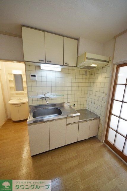 キッチン　同建物別部屋参考写真
