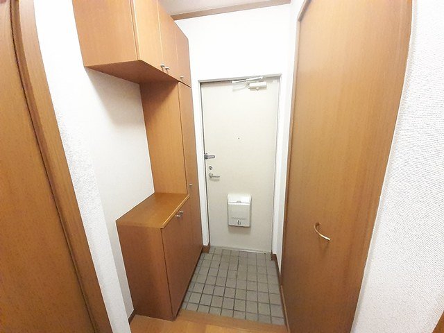 玄関　収納もある玄関です