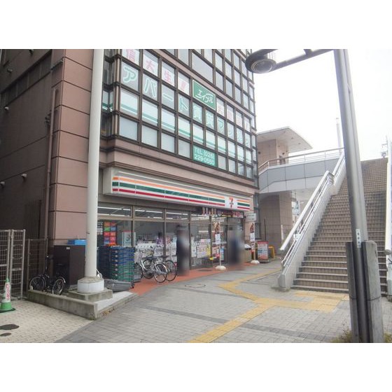 コンビニ　セブンイレブン長野駅東口店（コンビニ）まで115m