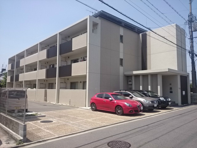 建物外観　縦格子がアクセントの外観デザイン