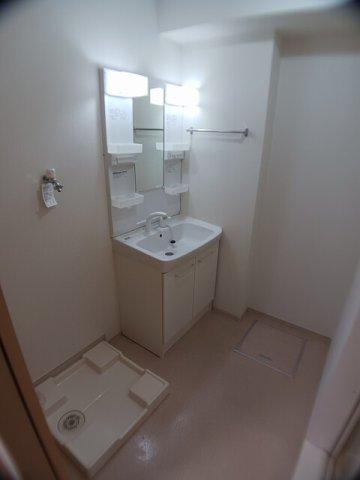 洗面設備　コンパクトで使いやすい洗面所