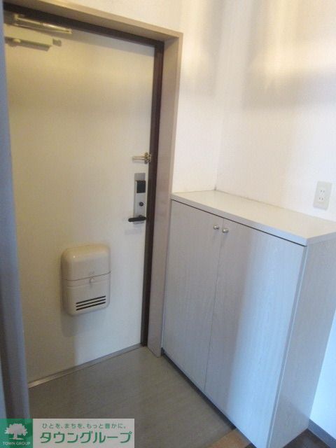 玄関　★靴箱のついた玄関です★