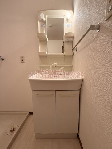 洗面設備　スペースが確保できる洗面所です