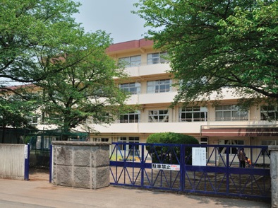 小学校　小金井市立小金井第四小学校（小学校）まで720m