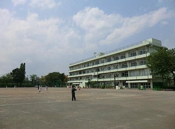 中学校　小金井市立南中学校（中学校）まで955m