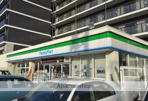 コンビニ　ファミリーマート（コンビニ）まで124m