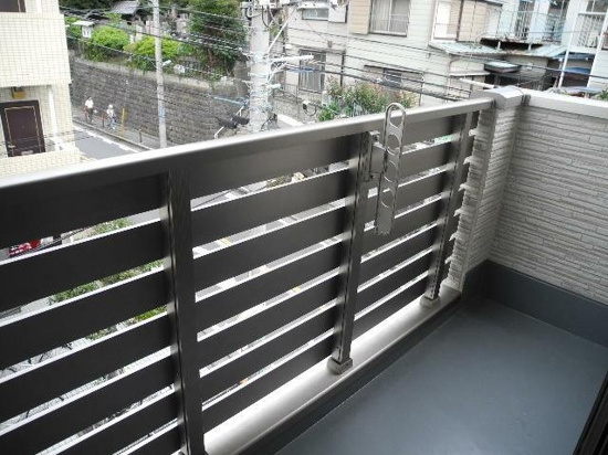 バルコニー　便利で嬉しいバルコニー付きです♪