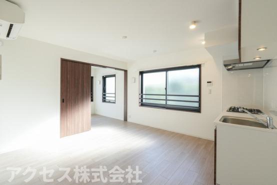 居室・リビング　※同建物別室、参考写真