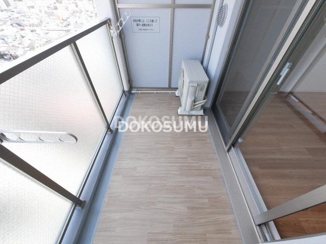 バルコニー　心地よい風と光を感じる、暮らしの楽しみが広がる場所。