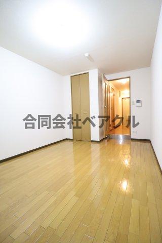 その他部屋・スペース　開放的な寝室です