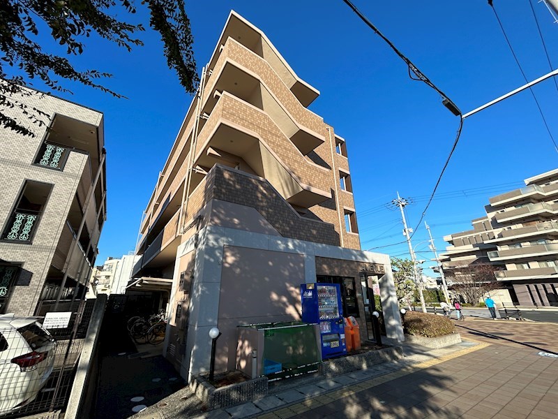 AVENUEの外観写真