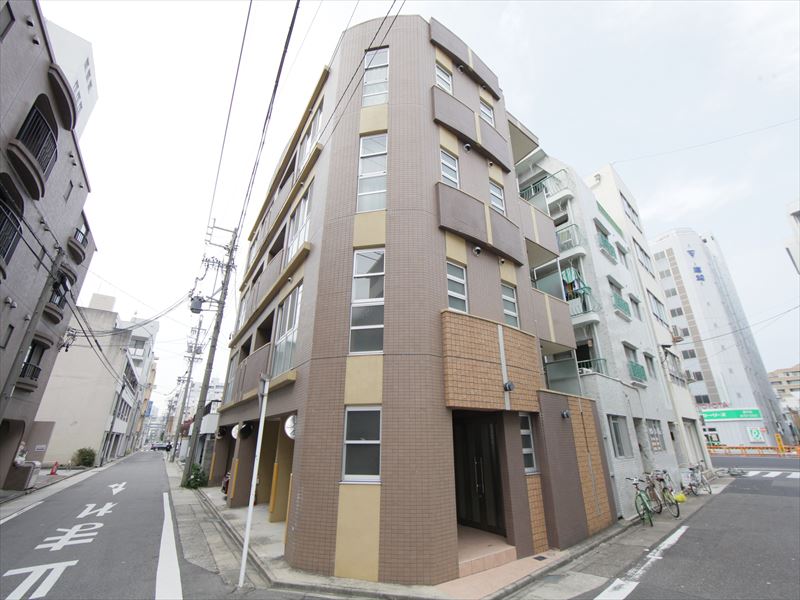 建物外観　外観　オートロック付き　内装写真は別室モデルルーム