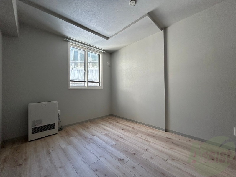 その他部屋・スペース　こちらのお部屋は光が差し込む、温かみのあるお部屋です。