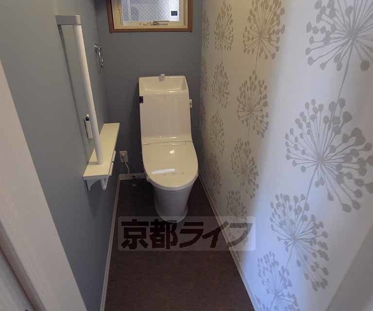 トイレ　１階のトイレもきれいですね。