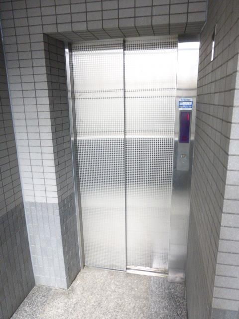 その他設備　エレベーターです