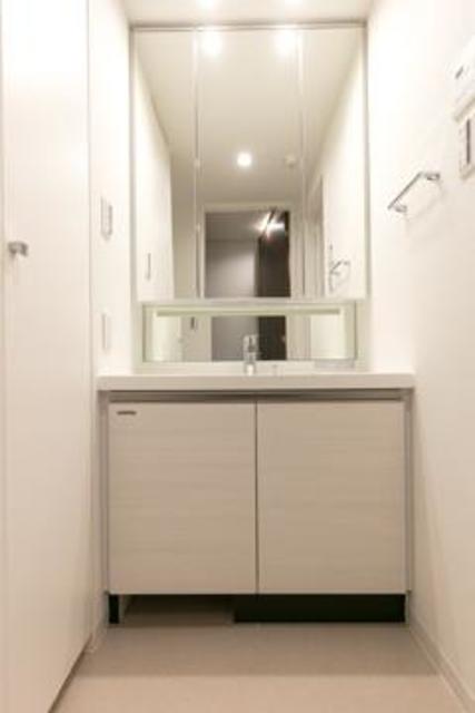 洗面設備　※写真は同タイプ住戸です。