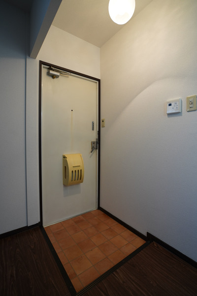 玄関　同じ建物の別なお部屋