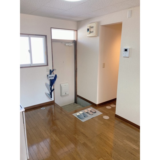 玄関　※写真はモデルルームです。家具類、装飾品はイメージとなります