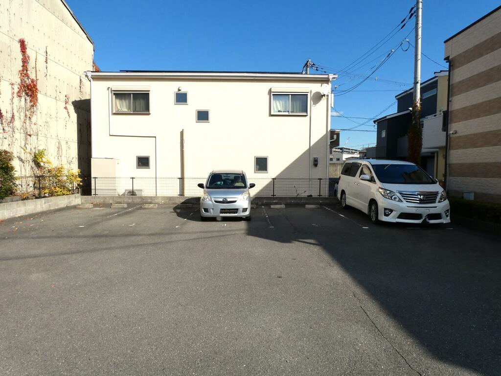 駐車場　敷地内に駐車場を完備です☆（要確認）