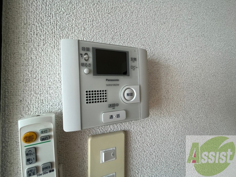 セキュリティ　ＴＶモニター付インターホンです。来客者の顔が見えるので安心！