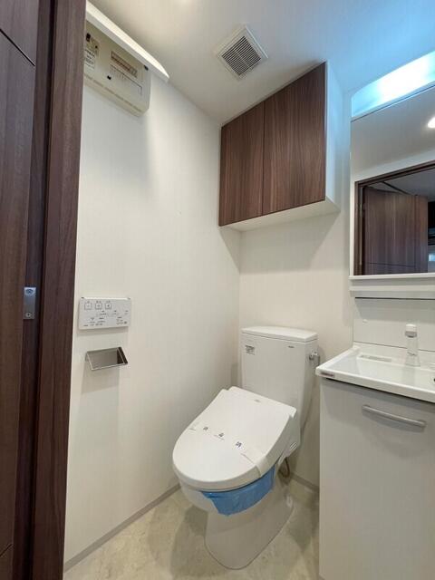 トイレ　同物件別部屋写真