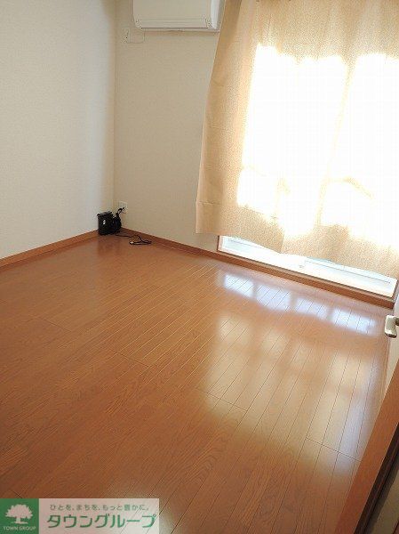 居室・リビング　エアコンは備え付け