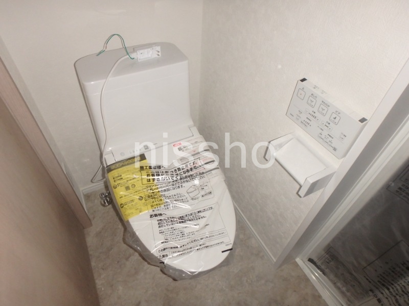 トイレ　建築中　※他号室の写真