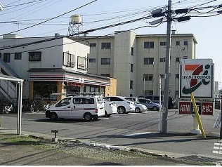 コンビニ　セブン-イレブン厚木栄町1丁目店（コンビニ）まで1059m