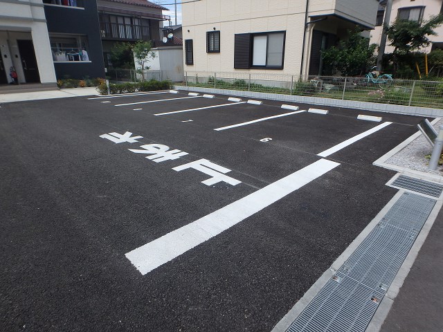 駐車場　お問い合わせは048-772-8202