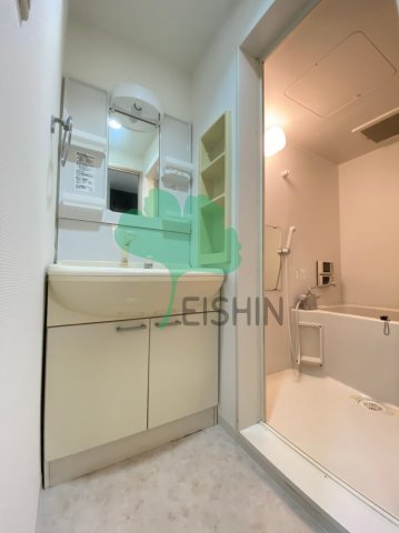 洗面設備　シンプルで使いやすい洗面台です！